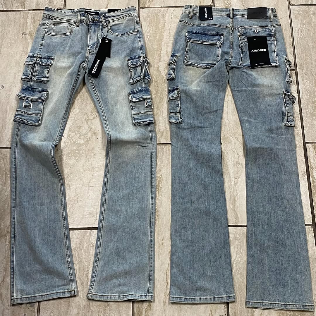 Utility Cargo Stacked Jeans – Light Wash